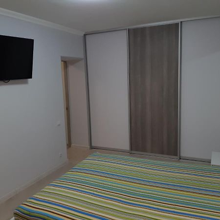 Apartment Near Stadio Metalist Charkiv Esterno foto