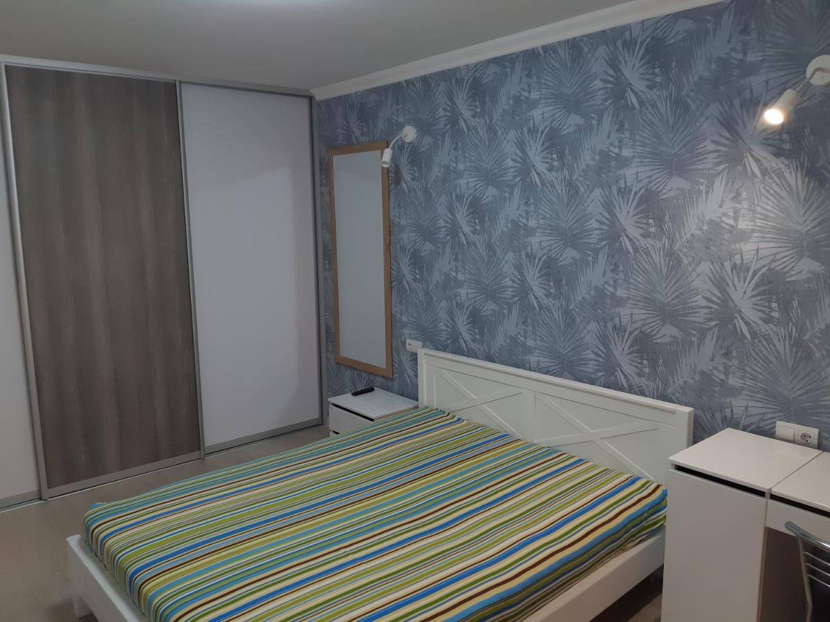Apartment Near Stadio Metalist Charkiv Esterno foto