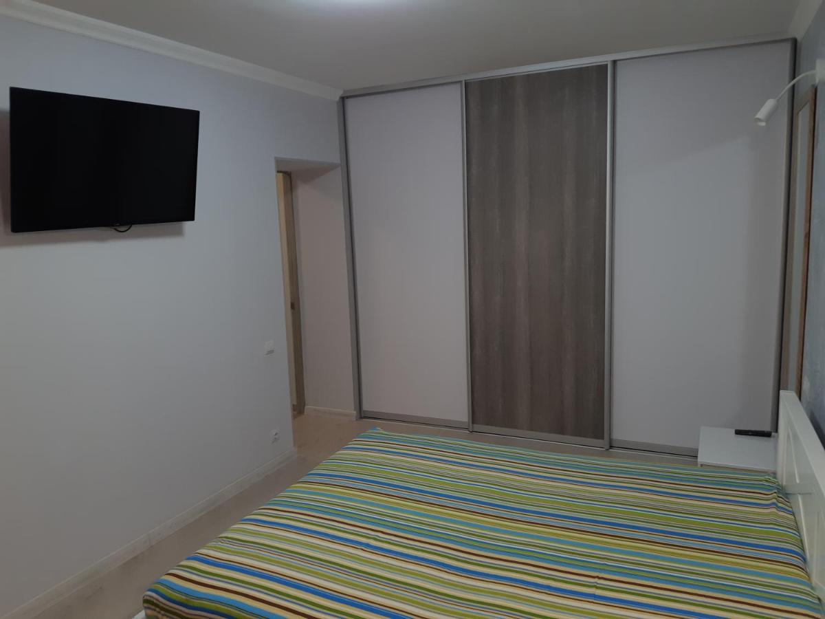 Apartment Near Stadio Metalist Charkiv Esterno foto